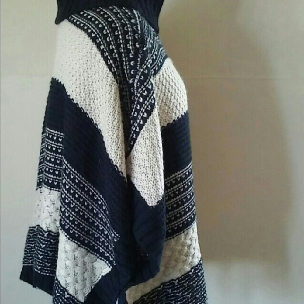 Wool Blend Soft Oversized Blk Ecru Poncho